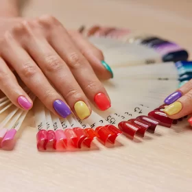 MANICURE I PEDICURE GELCOLOUR