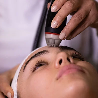 Zaawansowana hydrodermabrazja nowej generacji DermaClear -30%